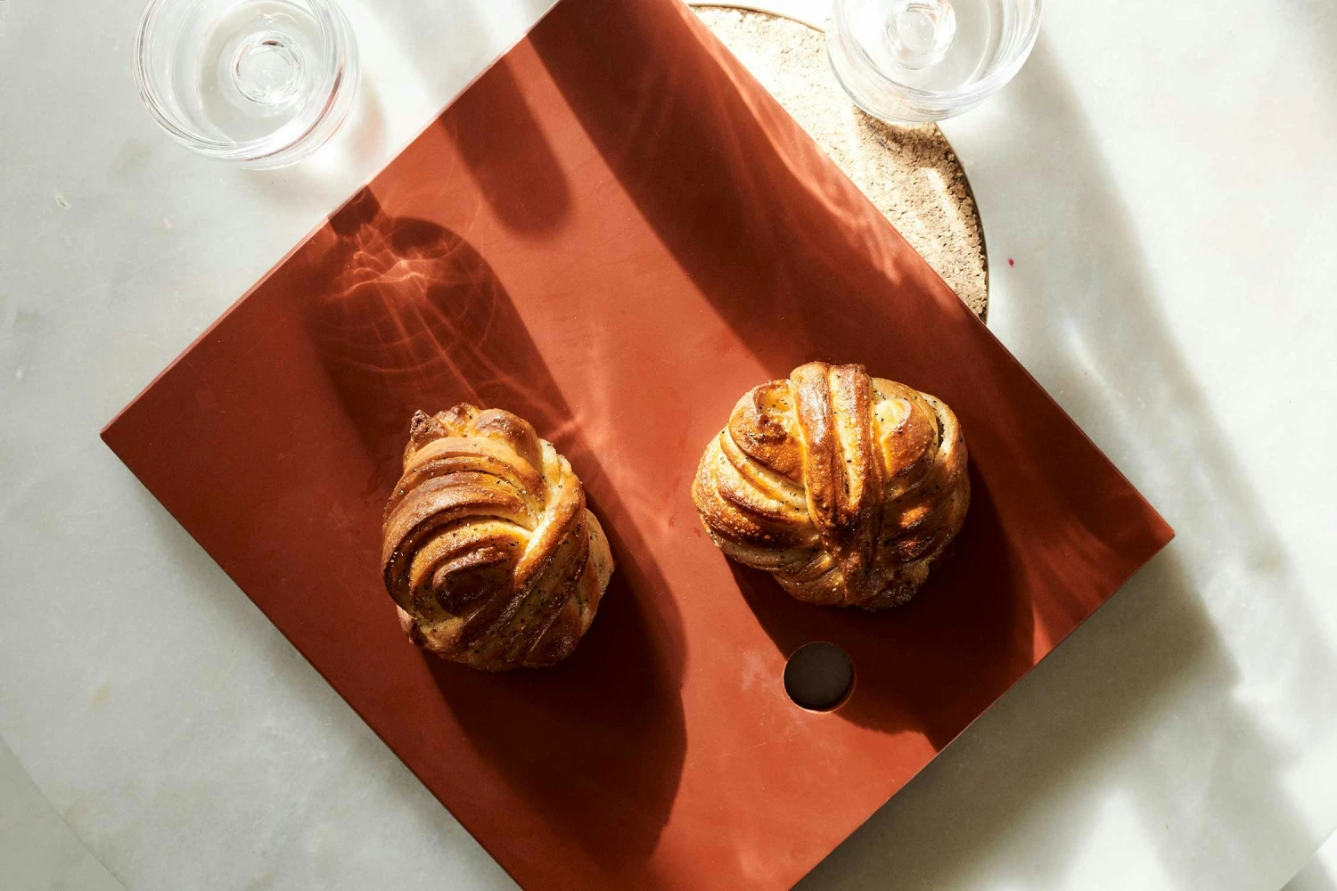 Frama Dry Studios Schneidebrett, Square / Burgundy 5 Frama Dry Studios Schneidebrett, Square / Burgundy – Bild 5