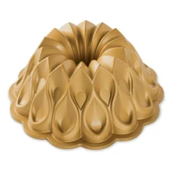 Nordic Ware Crown Bundt Backform