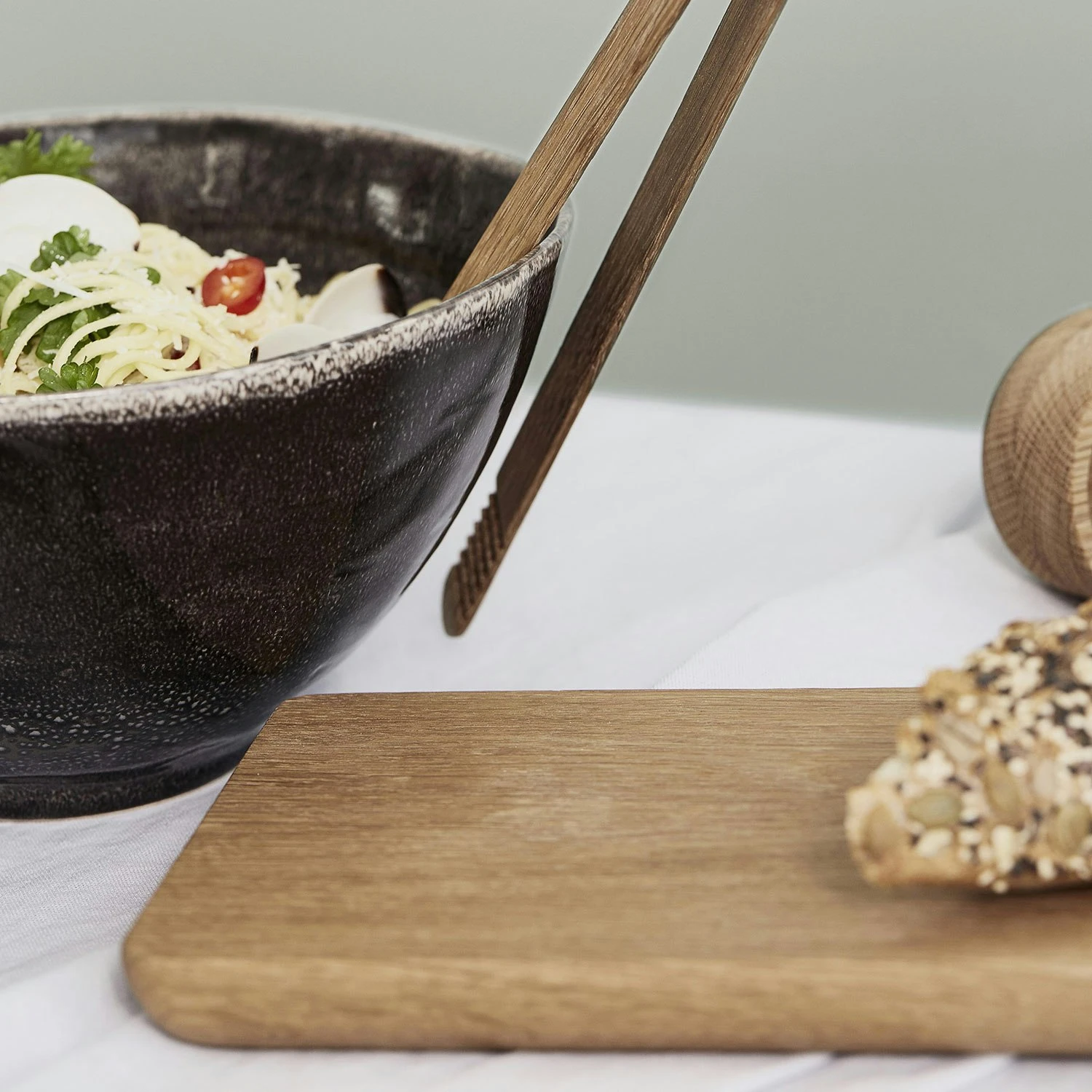 Sagaform Nature Serving/Cutting Board 45x15cm, Oak 3 Sagaform Nature Serving/Cutting Board 45x15cm, Oak – Bild 3