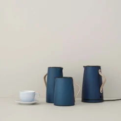 Stelton Emma Electric Kettle 1,2 L, Dark Blue 5 Stelton Emma Electric Kettle 1,2 L, Dark Blue -Koch Geheimnis Verkaufsgeschäft stelton emma wasserkocher 12l 15