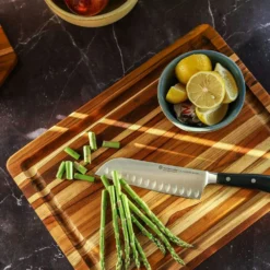 Schneidebrett Mit Kerbe 40,6x30,5 Cm -Koch Geheimnis Verkaufsgeschäft teakhaus edge grain traditional boards rectangle hand grip 3